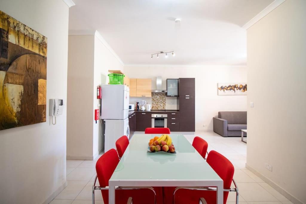 Modern Apt In The Heart Of Maltese Nightlife Saint Julian's ภายนอก รูปภาพ