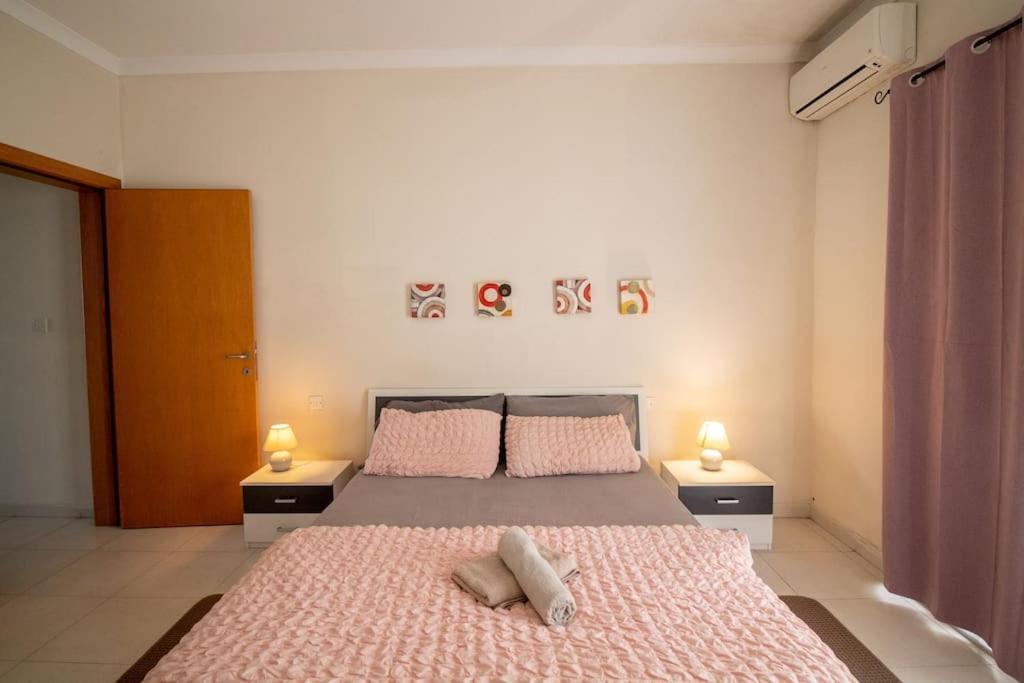 Modern Apt In The Heart Of Maltese Nightlife Saint Julian's ภายนอก รูปภาพ