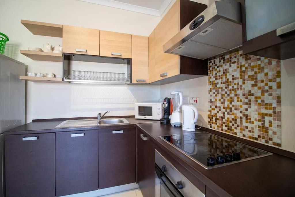 Modern Apt In The Heart Of Maltese Nightlife Saint Julian's ภายนอก รูปภาพ